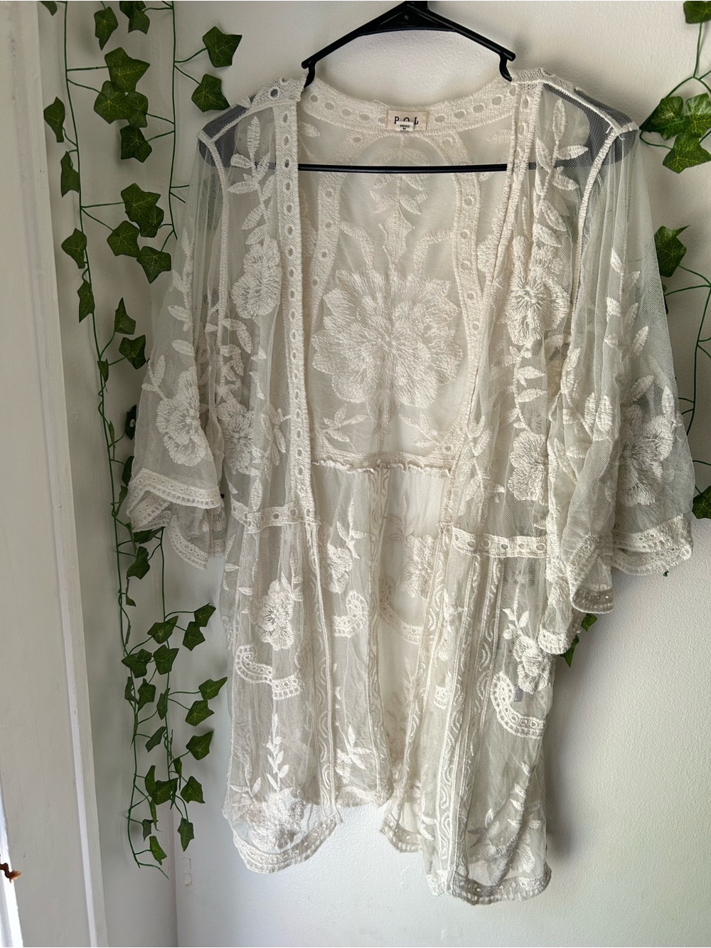 POL Ivory Floral Embroidered Sheer Kimono size S/M